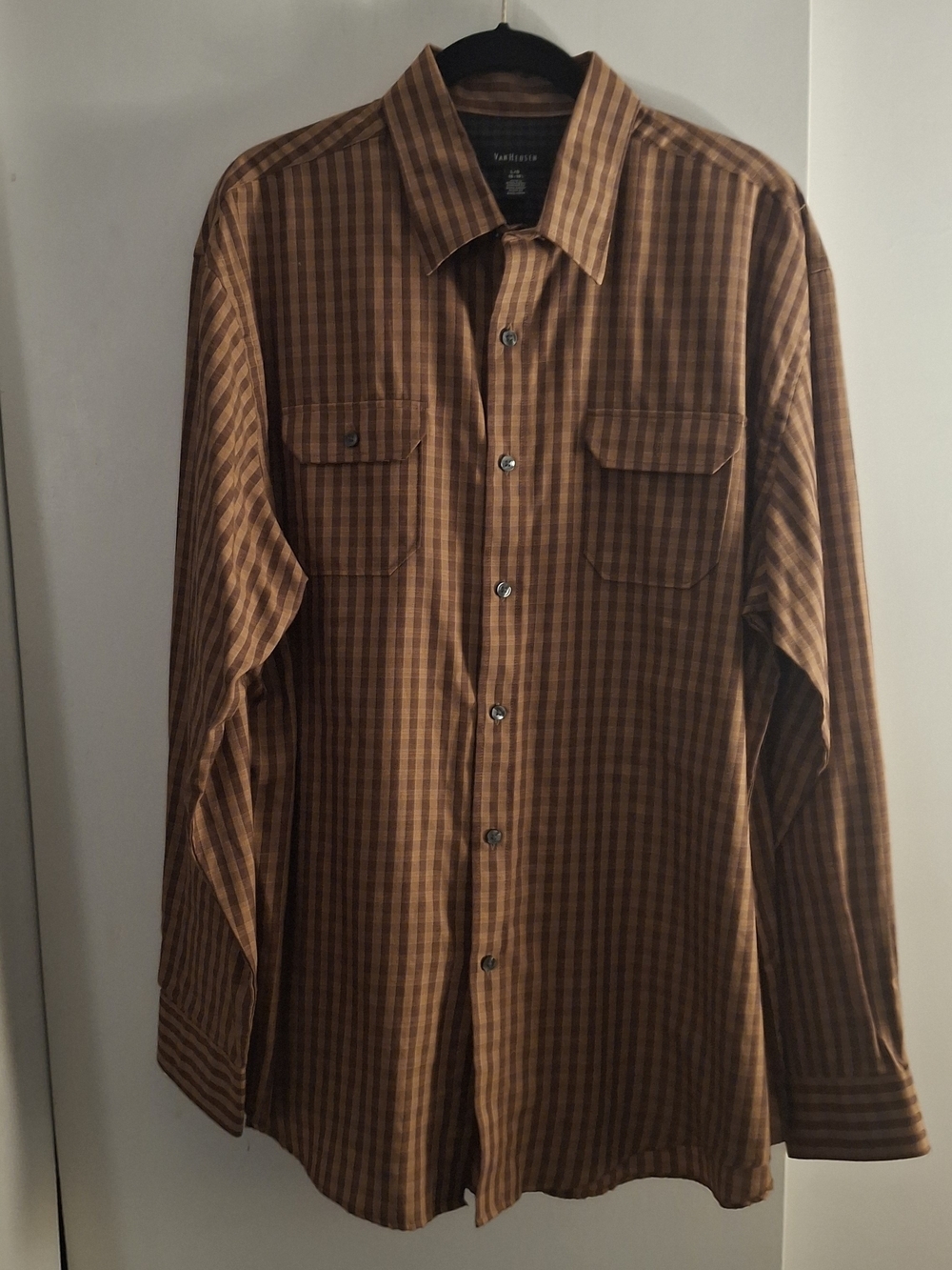 Van Heusen Men's Brown & Tan Plaid Button-Down Long Sleeve Shirt